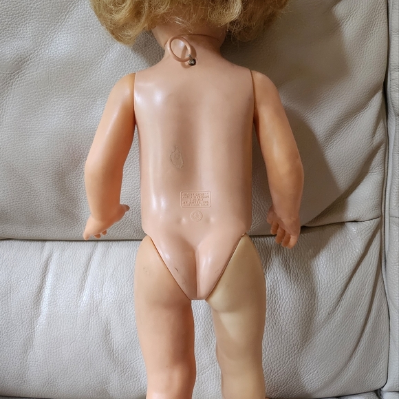 Vintage Chatty Cathy Doll (1960's)-INCLUDING CLOTHES-Voice NOT Working - Picture 4 of 13